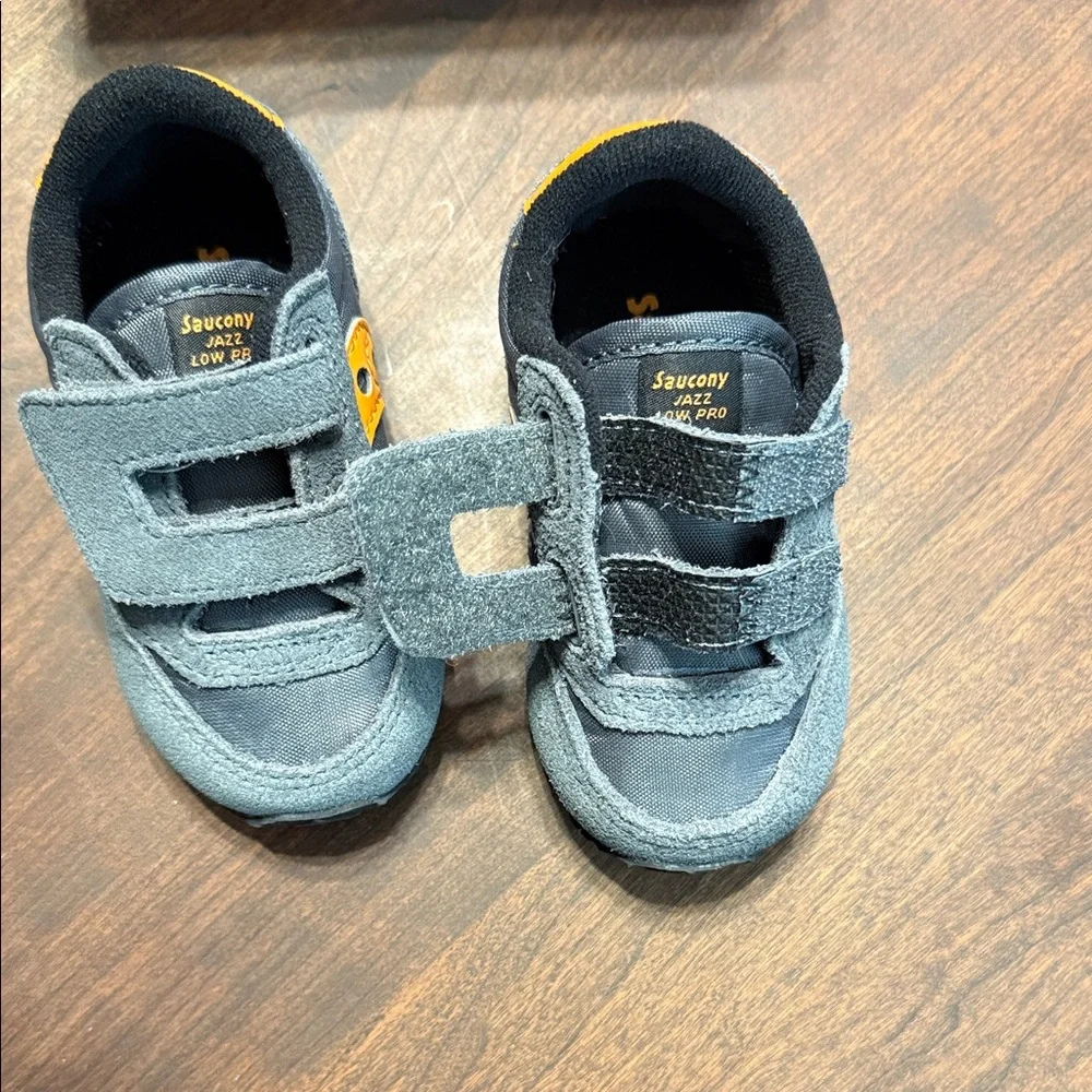 Saucony Toddler Sneakers 4.5M NIB - Picture 4 of 6